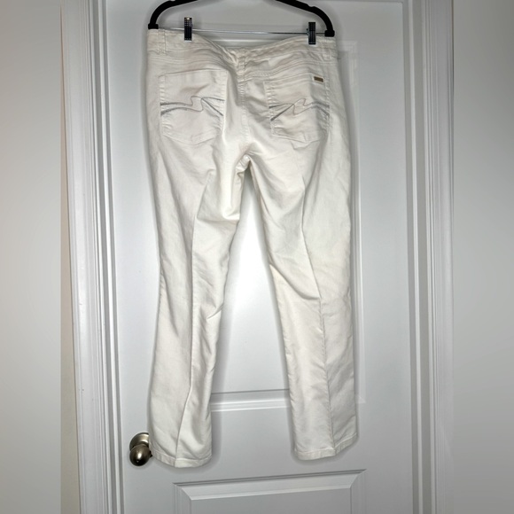 White House Black Market White Jeans w/ Slim Ankle, Sz 12R - Picture 9 of 10